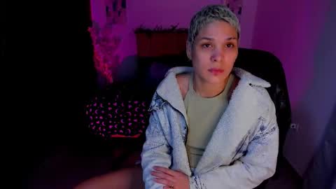 Snapshot of laura_r23 chatting on 10-09-25, 03:04 Laura Rose online show from 10-09-25, 03:04