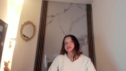 Snapshot of laura_serena chatting on 06-17-26, 11:23 laura_serena online show from 06-17-26, 11:23