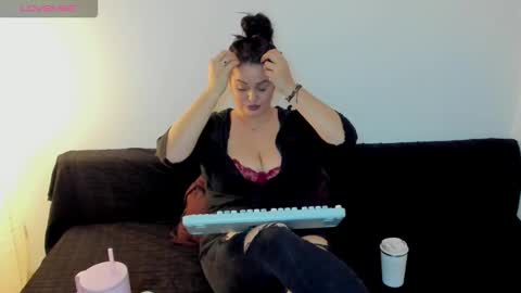 Laura online show from 02-19-26, 08:16