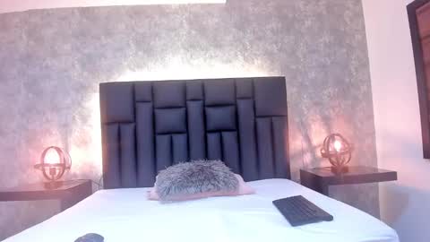 laura online show from 02-03-25, 03:49