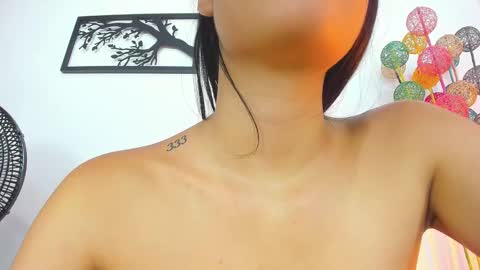 LAURA SOE online show from 01-30-25, 05:49