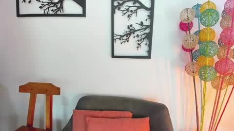 LAURA SOE online show from 02-04-25, 12:55