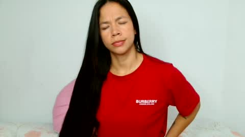 Snapshot of lauracb_ chatting on 06-12-26, 03:00 lauracb online show from 06-12-26, 03:00