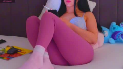 Snapshot of lauradelight chatting on 03-16-26, 08:18 NatalieDelight online show from 03-16-26, 08:18