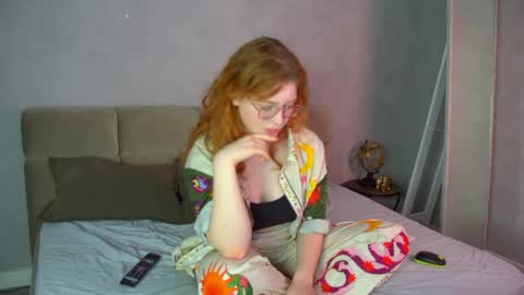 Snapshot of lauradennis chatting on 04-15-26, 04:36 Laura online show from 04-15-26, 04:36