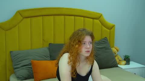 Snapshot of lauradennis chatting on 04-17-26, 05:10 Laura online show from 04-17-26, 05:10