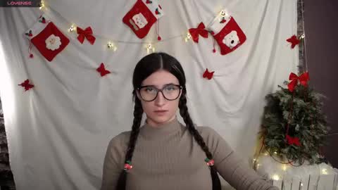 Laura online show from 12-12-24, 12:01