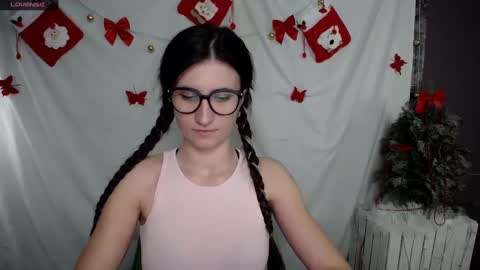 Laura online show from 12-23-24, 09:05