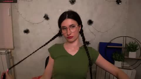 Laura online show from 04-23-26, 08:02