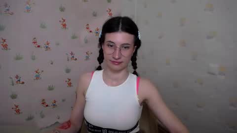 Laura online show from 04-28-26, 05:45