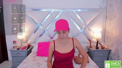 Snapshot of laurafarrely chatting on 02-24-25, 05:33 Laura online show from 02-24-25, 05:33