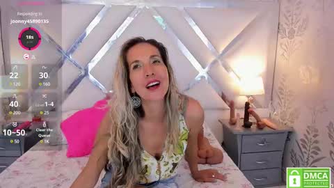 Snapshot of laurafarrely chatting on 02-26-25, 07:53 Laura online show from 02-26-25, 07:53