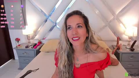 Snapshot of laurafarrely chatting on 03-10-25, 02:16 Laura online show from 03-10-25, 02:16