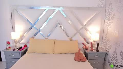 Snapshot of laurafarrely chatting on 03-12-25, 10:37 Laura online show from 03-12-25, 10:37