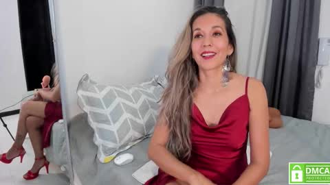 Snapshot of laurafarrely chatting on 09-13-25, 09:09 Laura online show from 09-13-25, 09:09