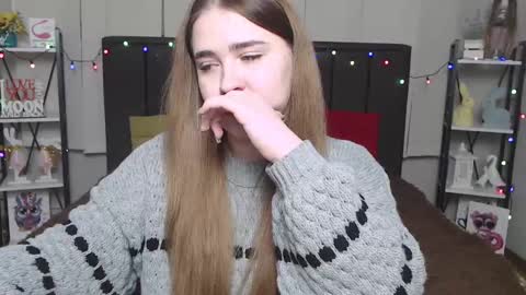 LauraHlot online show from 01-18-25, 10:06