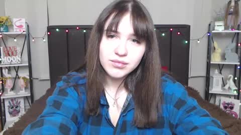 LauraHlot online show from 02-11-25, 12:59