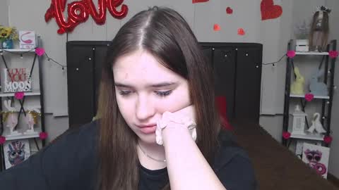 LauraHlot online show from 02-18-25, 01:21