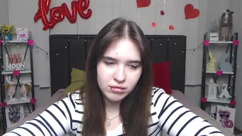 LauraHlot online show from 03-08-25, 01:47