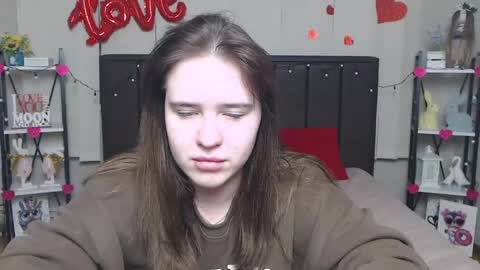 LauraHlot online show from 03-11-25, 01:37