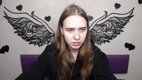 LauraHlot online show from 10-04-25, 05:49