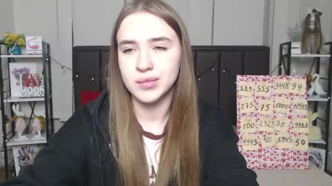 LauraHlot online show from 11-21-25, 07:12