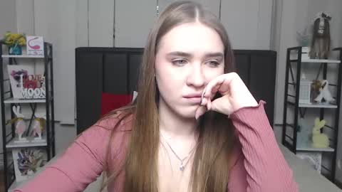 LauraHlot online show from 12-04-25, 07:11