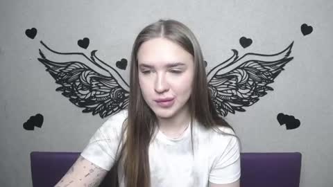 LauraHlot online show from 04-24-26, 05:48