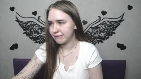 LauraHlot online show from 04-26-26, 05:43