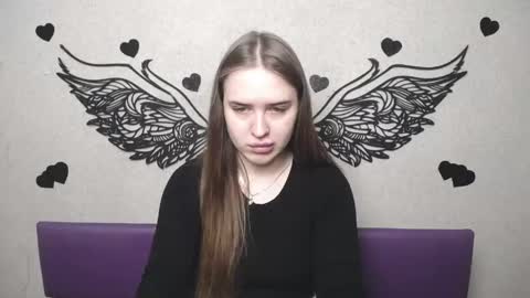 LauraHlot online show from 04-28-26, 05:56