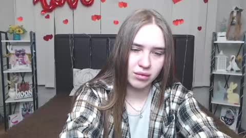 LauraHlot online show from 05-27-26, 05:48
