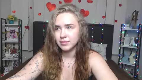 LauraHlot online show from 07-12-26, 05:42