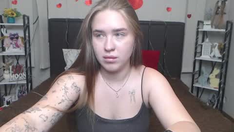 LauraHlot online show from 07-13-26, 06:27