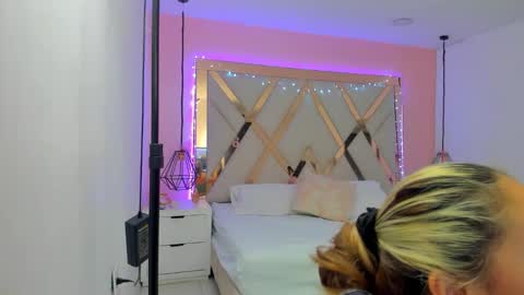 laura  online show from 03-11-26, 07:53