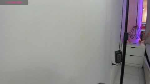 laura  online show from 03-20-26, 07:19