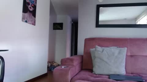 Laura online show from 02-26-25, 10:20