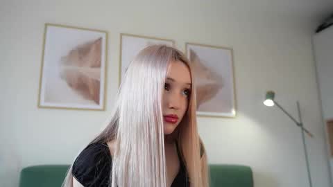 Laura online show from 09-18-25, 08:49