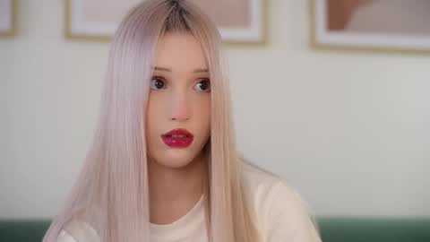 Laura online show from 09-30-25, 07:46