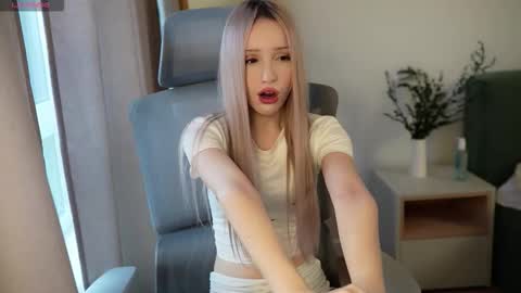 Laura online show from 10-24-25, 09:17