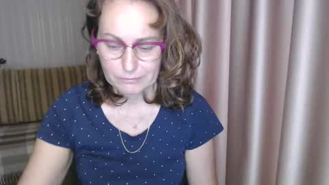 Lauraoven1 online show from 12-21-24, 09:01