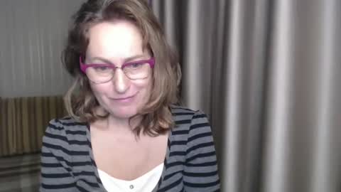 Lauraoven1 online show from 12-24-24, 12:55