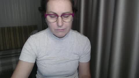 Lauraoven1 online show from 01-13-25, 09:19