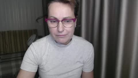 Lauraoven1 online show from 01-14-25, 05:45