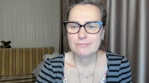 Lauraoven1 online show from 02-18-25, 04:37