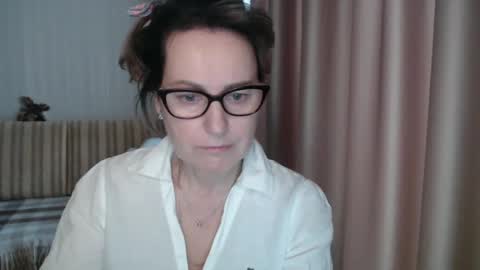 Lauraoven1 online show from 02-25-25, 01:39