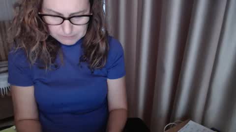 Lauraoven1 online show from 11-07-25, 10:59