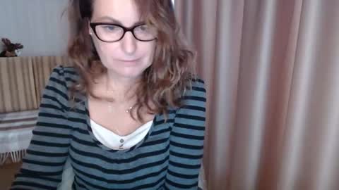 Lauraoven1 online show from 11-24-25, 08:58