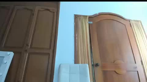 Laura online show from 09-26-25, 03:38