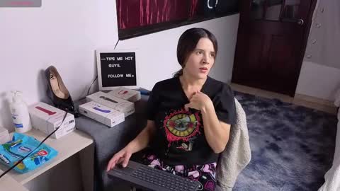 Laura online show from 03-03-25, 11:46