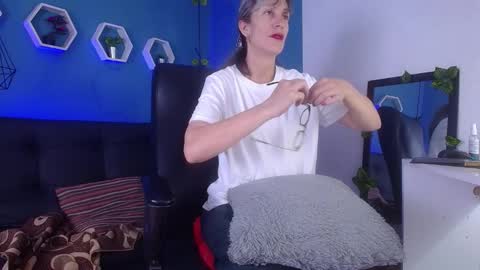 Laura Sofia online show from 02-28-26, 11:06